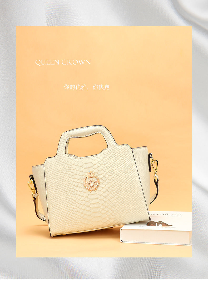 Spring and Autumn New European and American Fashion Women's Bag Fashion Handbag Large Personality Niche Versatile Handheld Crossbody Women's Bag