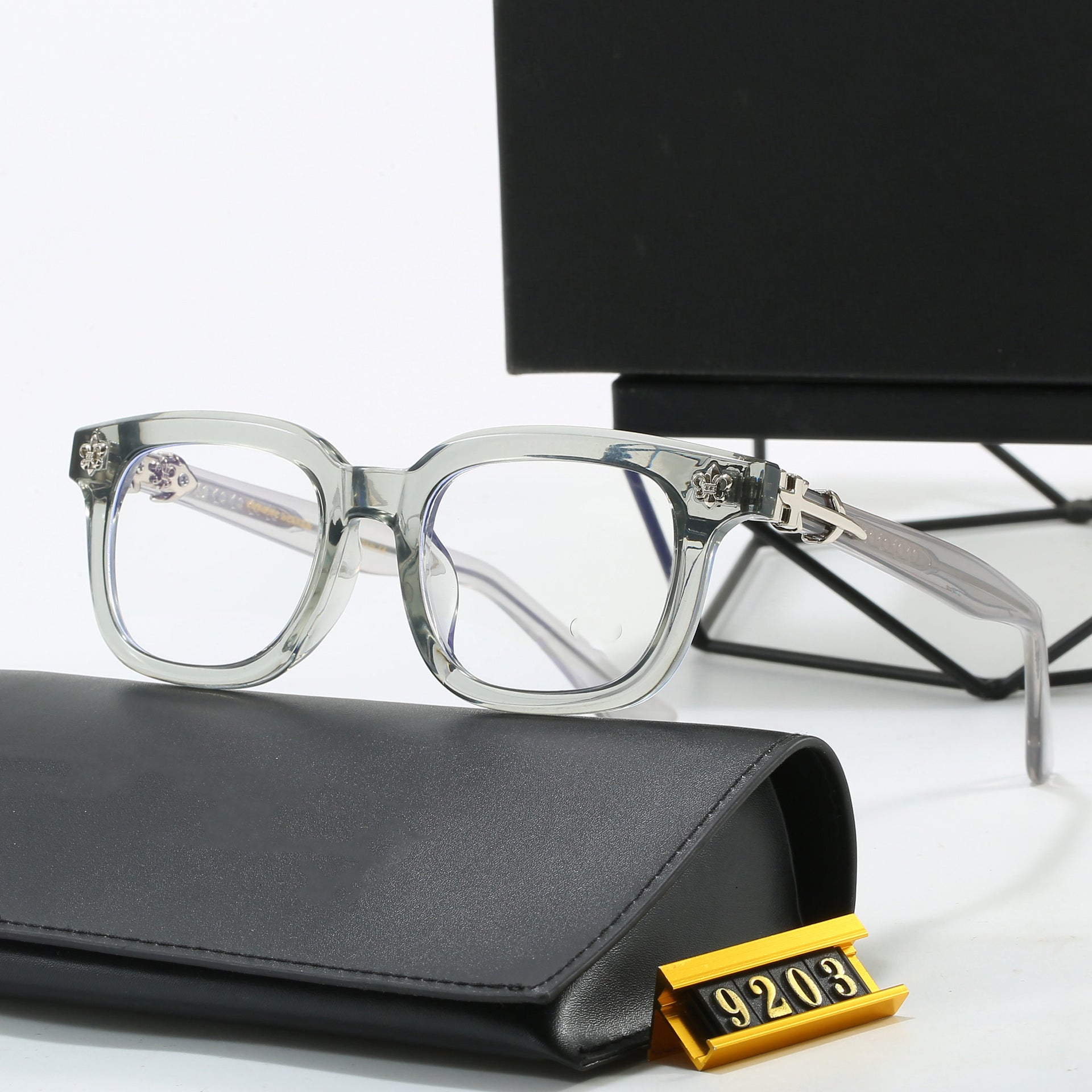 2025New Style Cro Glasses European and American Fashion Eyeglass Frames Street Style Natural Look Glasses Frames Non-Prescription Glasses9203