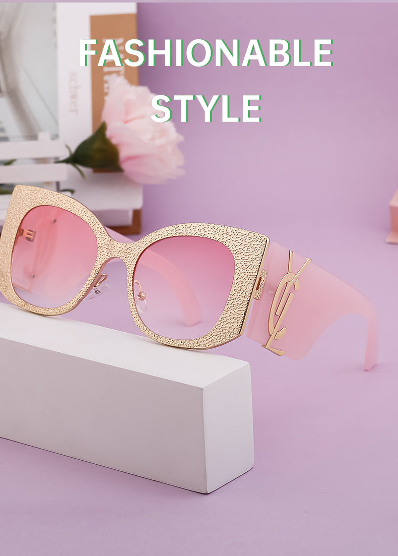 2025New Style Personality Wide Mirror Leg Sunglasses European and American Fashion Sunglasses for Women High-end Large Frame Outdoor Street Shooting Glasses