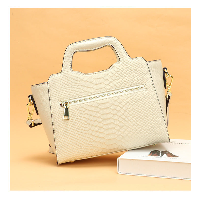 Spring and Autumn New European and American Fashion Women's Bag Fashion Handbag Large Personality Niche Versatile Handheld Crossbody Women's Bag