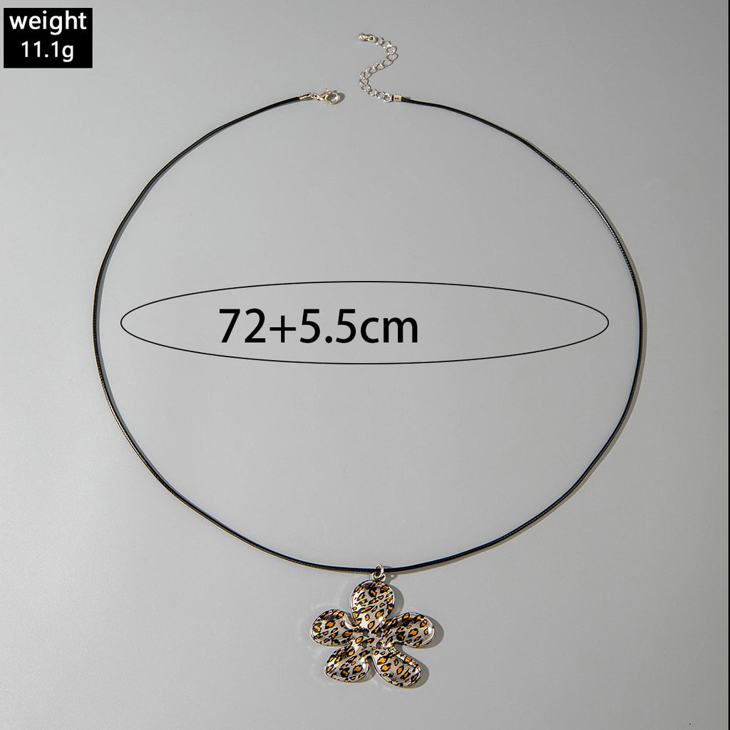 European and American New Style Personality Mesh Round Pendant Necklace for Women Elegant Simple Textured Round Pendant Rope Chain Necklace