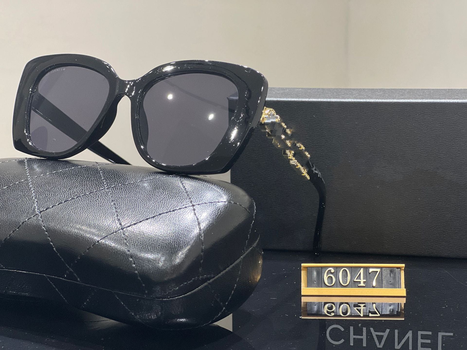 New Fashion Chanel Sunglasses Xiaohongshu Internet Celebrity Same Style Versatile No-Makeup Face Slimming UV Protection Sunglasses