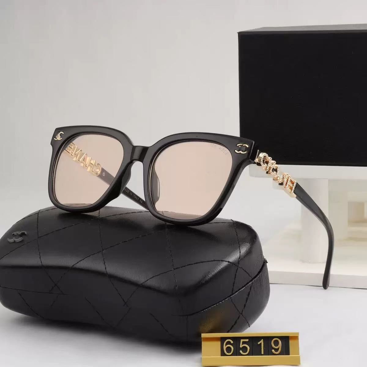 New Chanel Black Warrior Plain Mirror Sunglasses for Women with Lettered Temples, Everyday Versatile Non-Prescription Glasses Wholesale