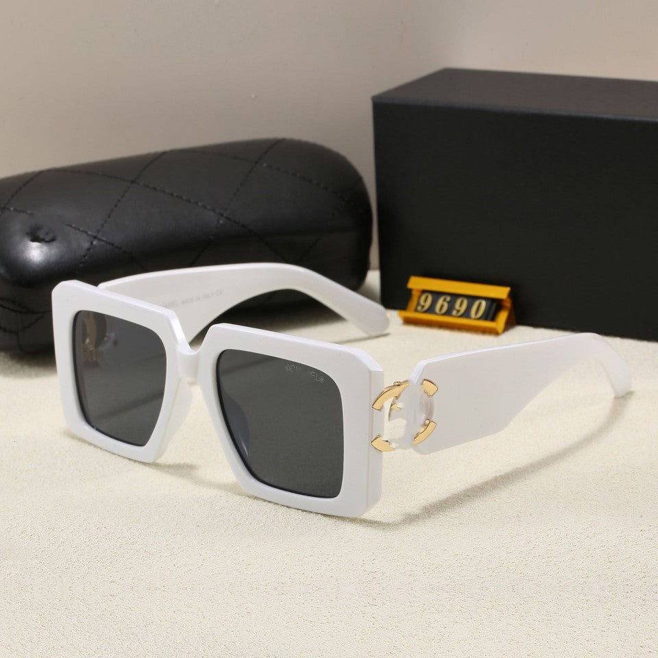 2023New style square frame sunglasses for women ins Trendy Influencer Style Glasses Large Frame High-End Feel Tea Color Sunglasses