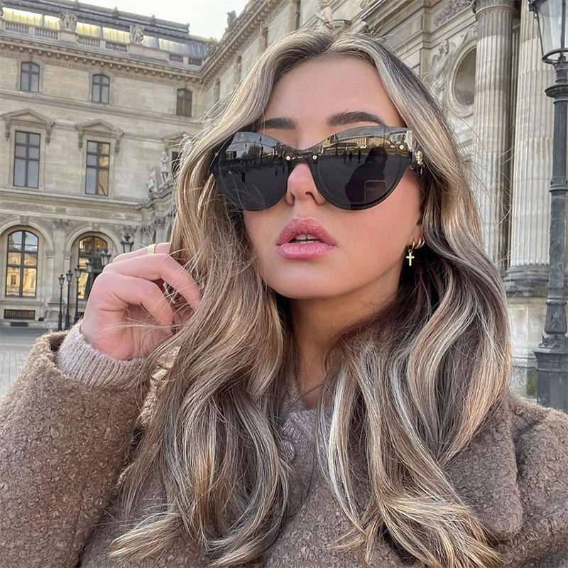 European and American Style Cat Eye Sunglasses for Women with High-end Feel ins Steampunk Frameless Sunglasses for Women Wholesale