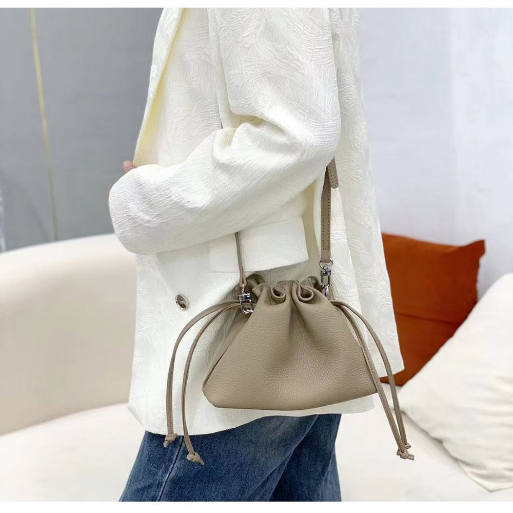 Wholesale pleated cloud bag genuine leather small handbag for women bag Bucket Bag Top Layer Cowhide Niche ins Shoulder Crossbody Bag