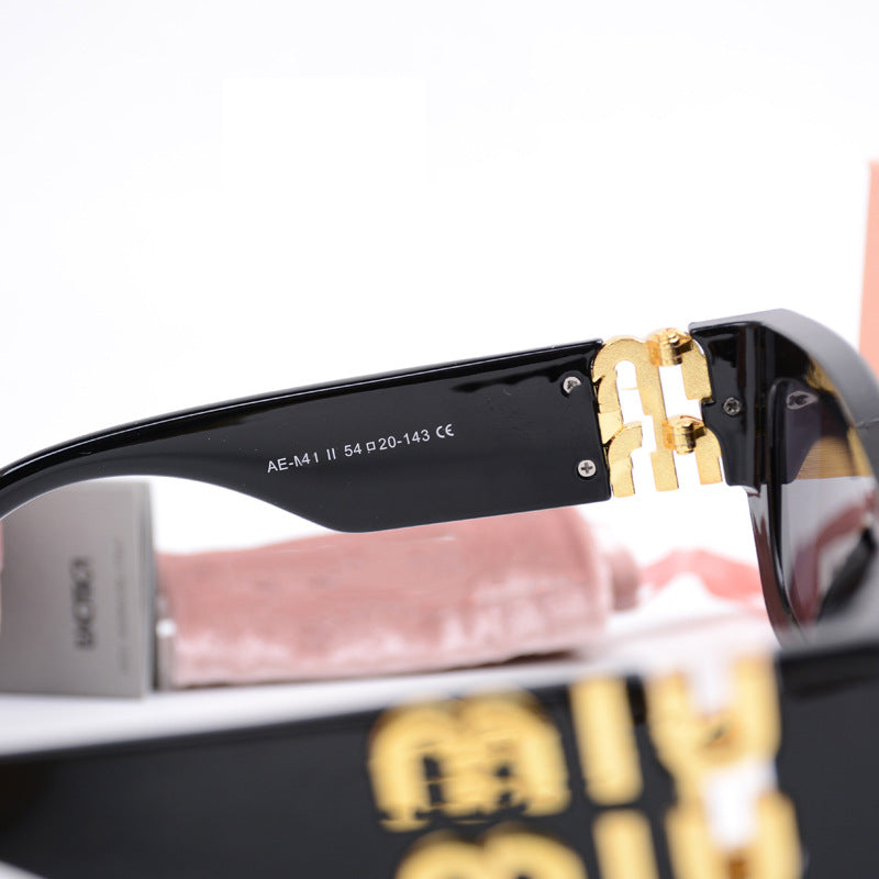 MU11Fashion Square Frame Letter Leg Sunglasses UV Protection Unisex Trendy Cat Eye Retro