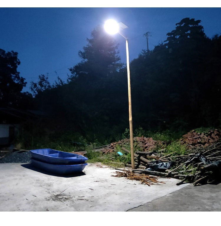 Integrated solar street light with human body induction for outdoor garden, automatic lighting, IP65 waterproof.