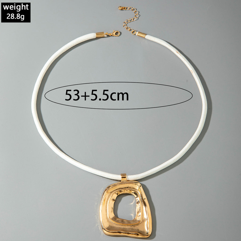 European and American New Style Personality Mesh Round Pendant Necklace for Women Elegant Simple Textured Round Pendant Rope Chain Necklace