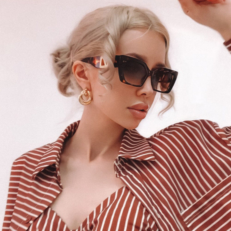 European and American Fashion Small Square Frame Sunglasses for Women, High-End Trendy Cat Eye Diamond-Studded Men's Driving Sunglasses