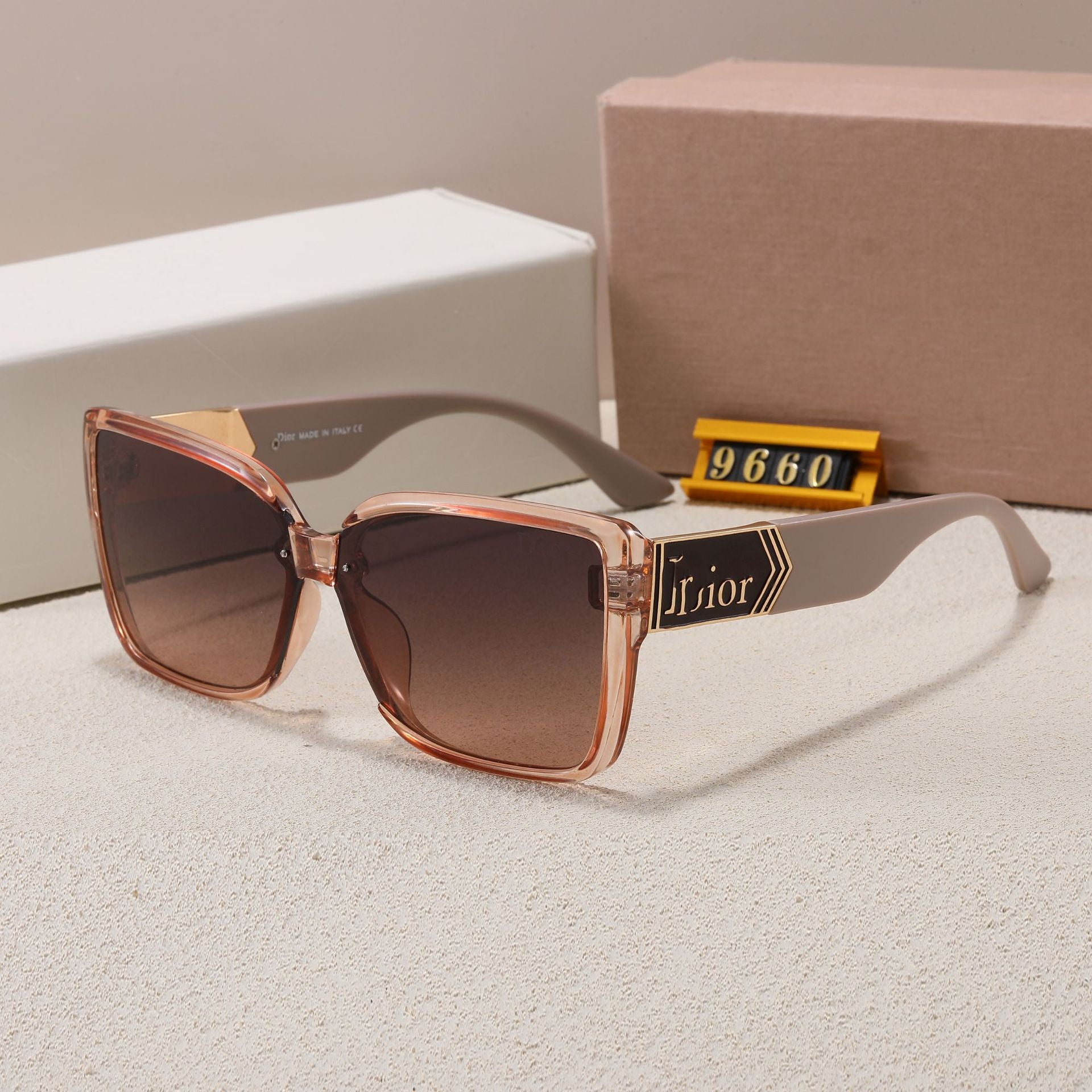 25New Brand High-End Fashion Sunglasses for Women, Versatile Square Frame Sunglasses for Men, Trendy Wholesale9660