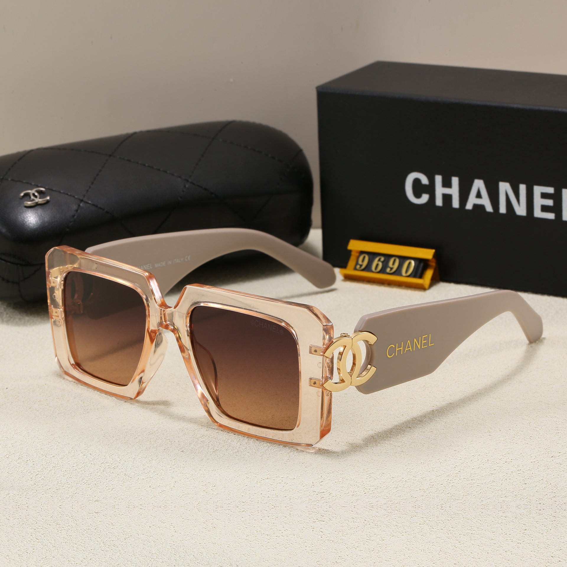 2023New style square frame sunglasses for women ins Trendy Influencer Style Glasses Large Frame High-End Feel Tea Color Sunglasses