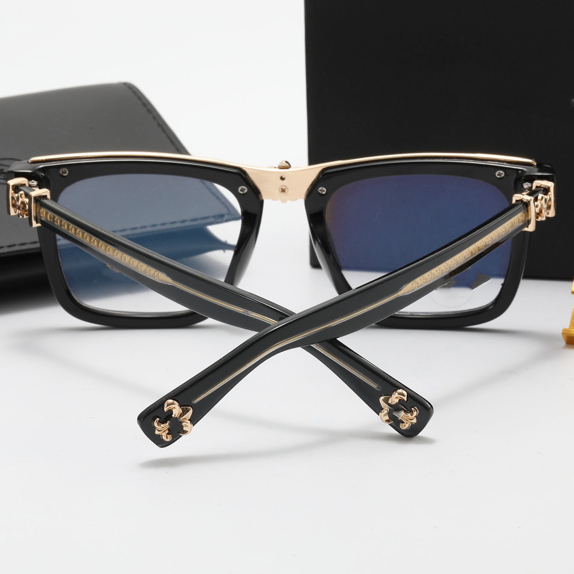 TR Vintage Square Frame Glasses for Men and Women Fashion Trend Anti-Blue Light Plain Glasses Crow Star Internet Celebrity Same Style logo