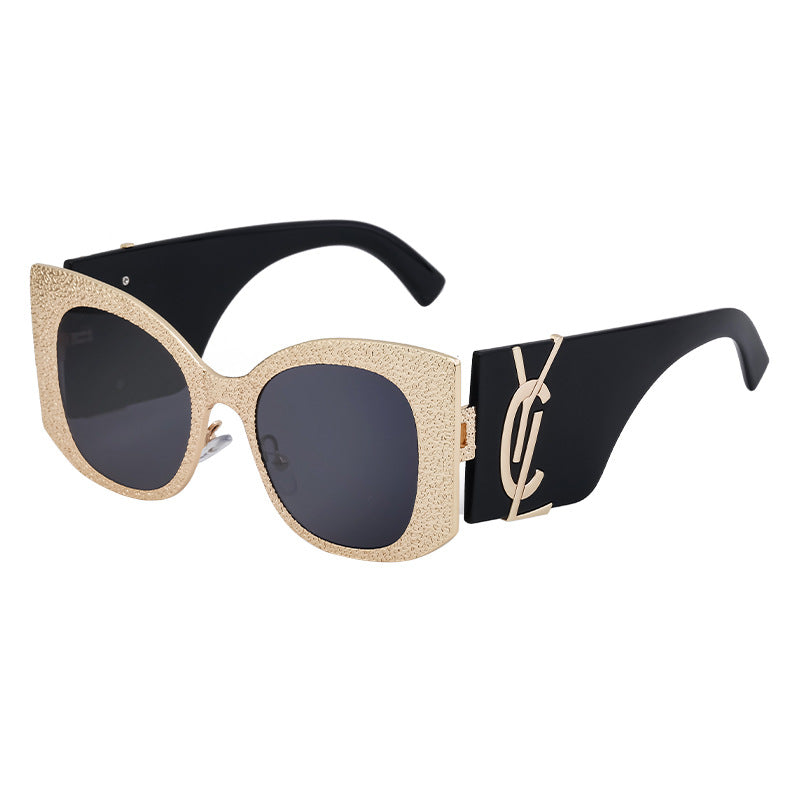 2025New Style Personality Wide Mirror Leg Sunglasses European and American Fashion Sunglasses for Women High-end Large Frame Outdoor Street Shooting Glasses