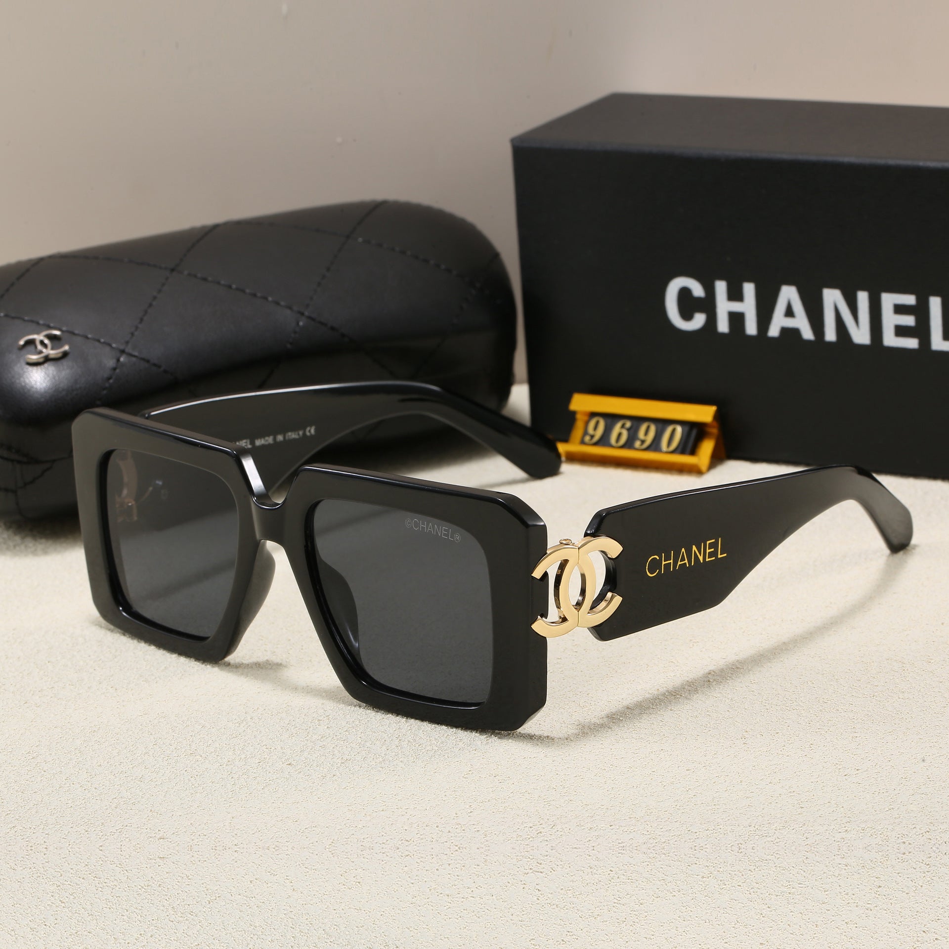 2023New style square frame sunglasses for women ins Trendy Influencer Style Glasses Large Frame High-End Feel Tea Color Sunglasses