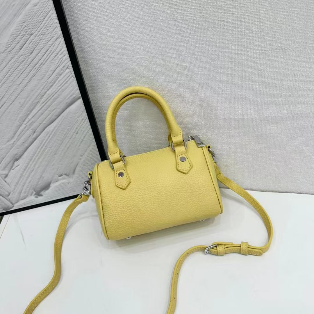 Guangzhou High-Quality Texture Genuine Leather Boston Pillow Bag for Women2024New first-layer cowhide handbag and crossbody bag