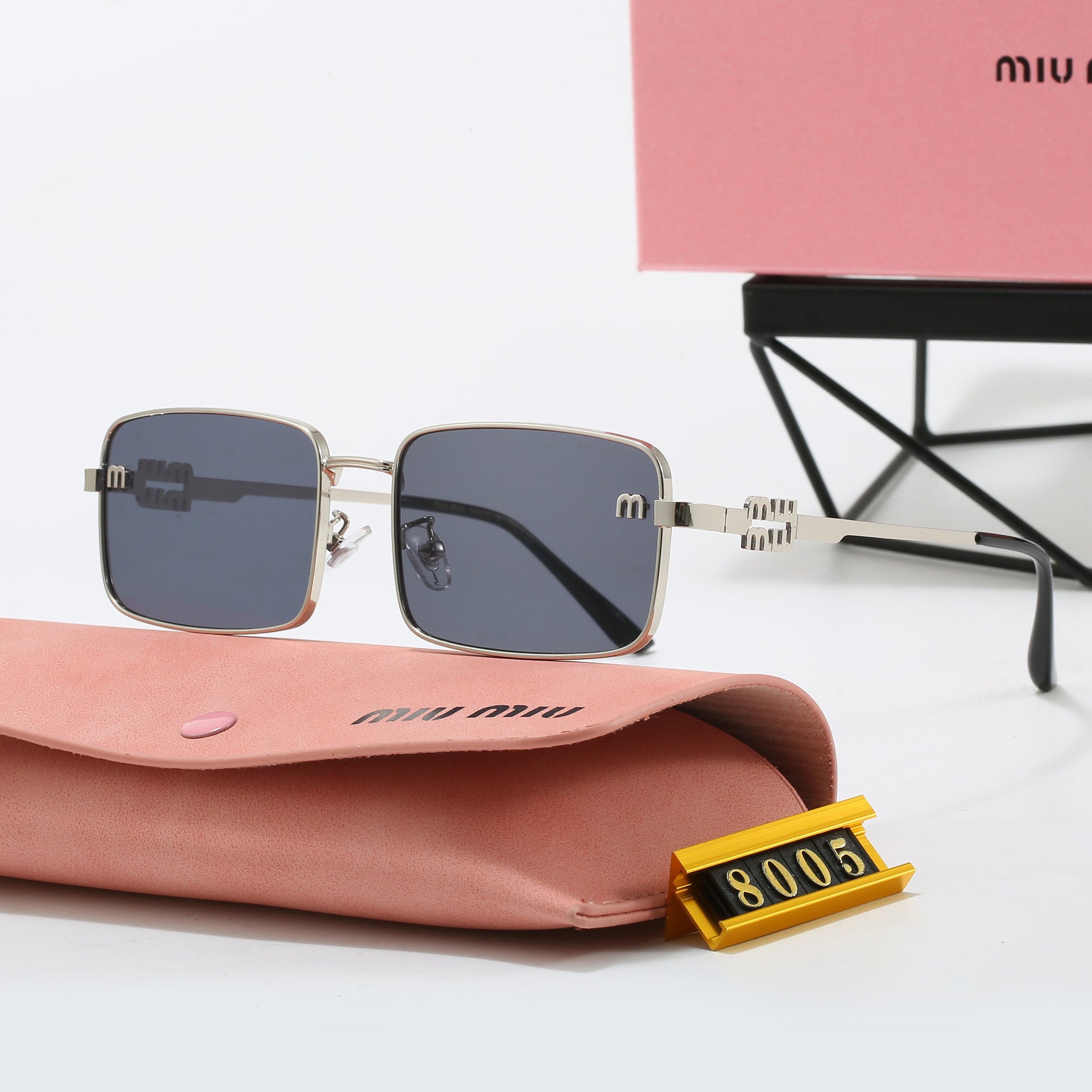 New Sunglasses High Fashion Sunglasses Metal Men and Women Trendy Sunglasses Outdoor Driving UV8050