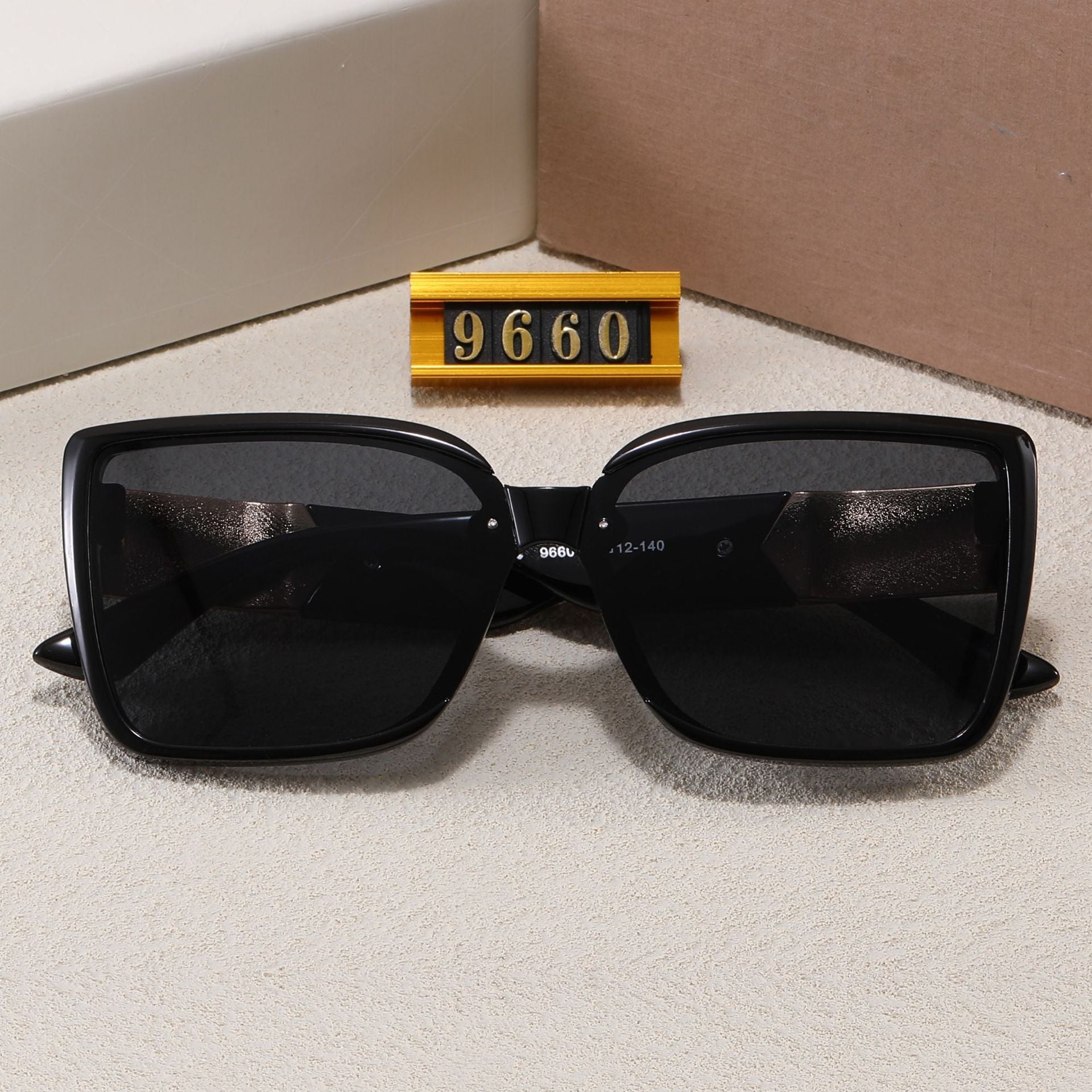 25New Brand High-End Fashion Sunglasses for Women, Versatile Square Frame Sunglasses for Men, Trendy Wholesale9660