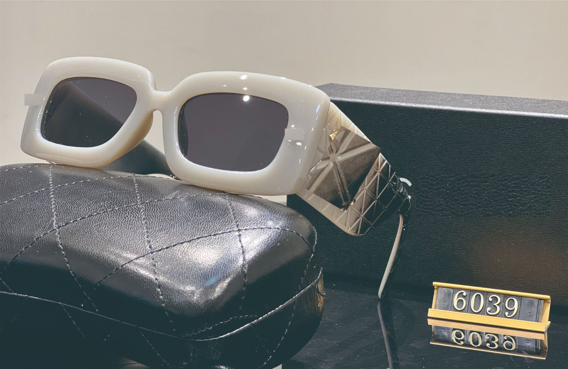 Sunglasses for Women Summer UV Protection Sunglasses for Men Small Face Style Glasses Retro Jelly Color6039Sun Protection Hot Item