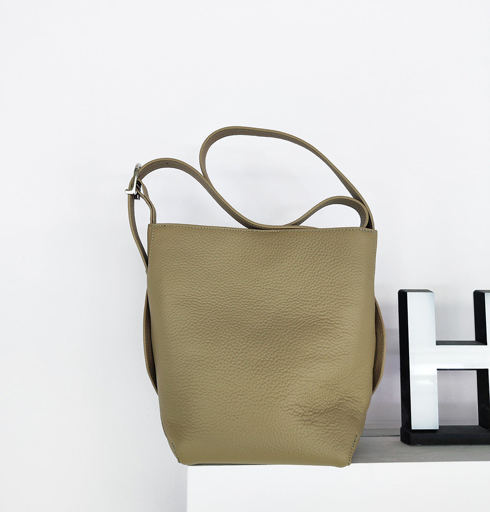 Genuine Leather Women's Bag Fashion Single Shoulder Crossbody New Hot Style High-end Korean Trend Versatile Large Capacity Commuter Bucket Bag