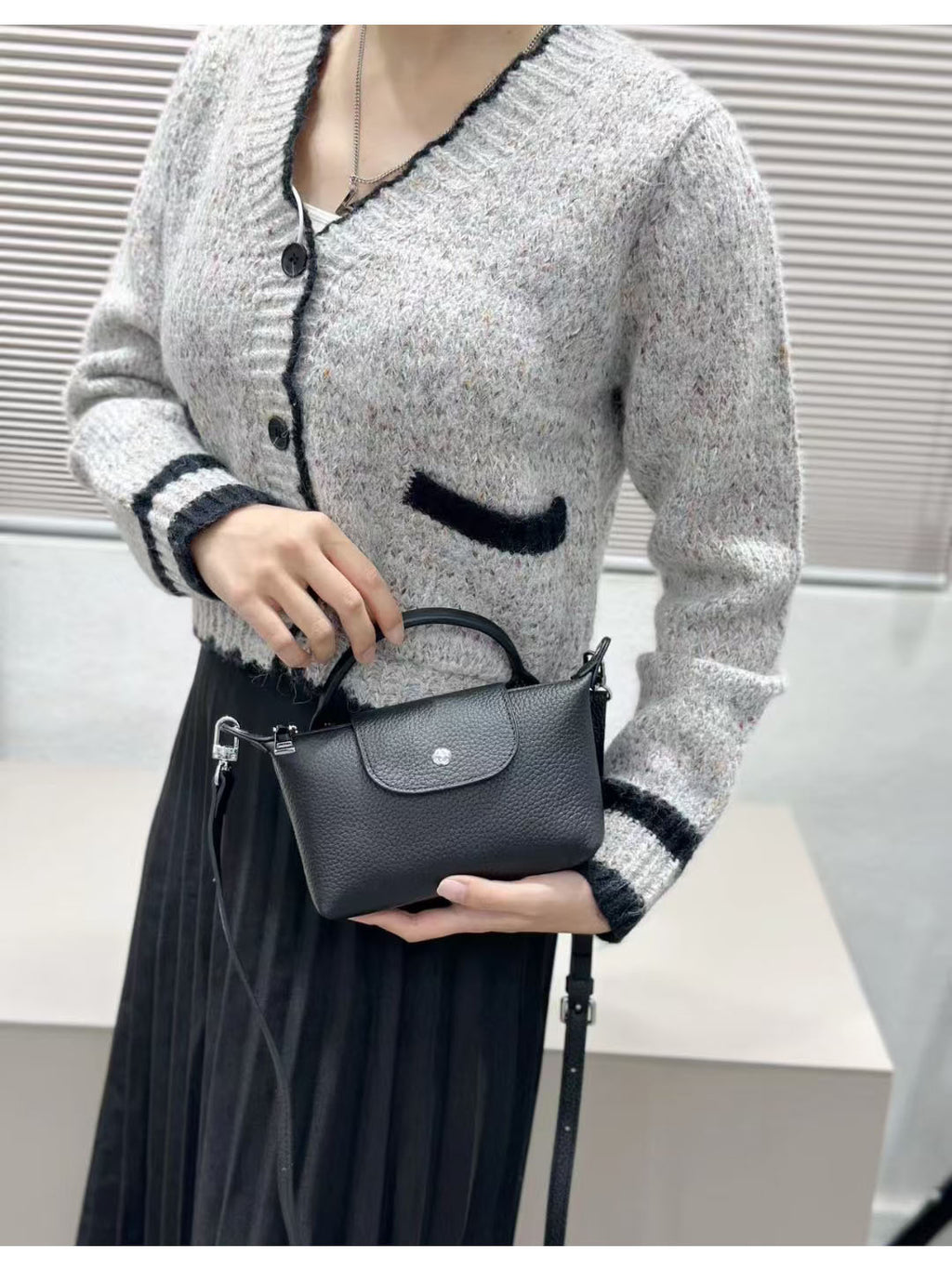 Dumpling Bag Top Layer Cowhide Niche Phone Bag Crossbody Small Bag Casual Genuine Leather Women's Bag Multifunctional Coin Purse