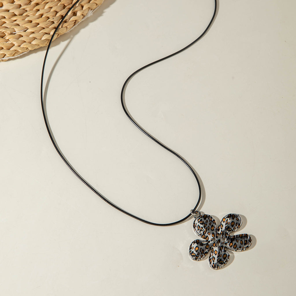 European and American New Style Personality Mesh Round Pendant Necklace for Women Elegant Simple Textured Round Pendant Rope Chain Necklace