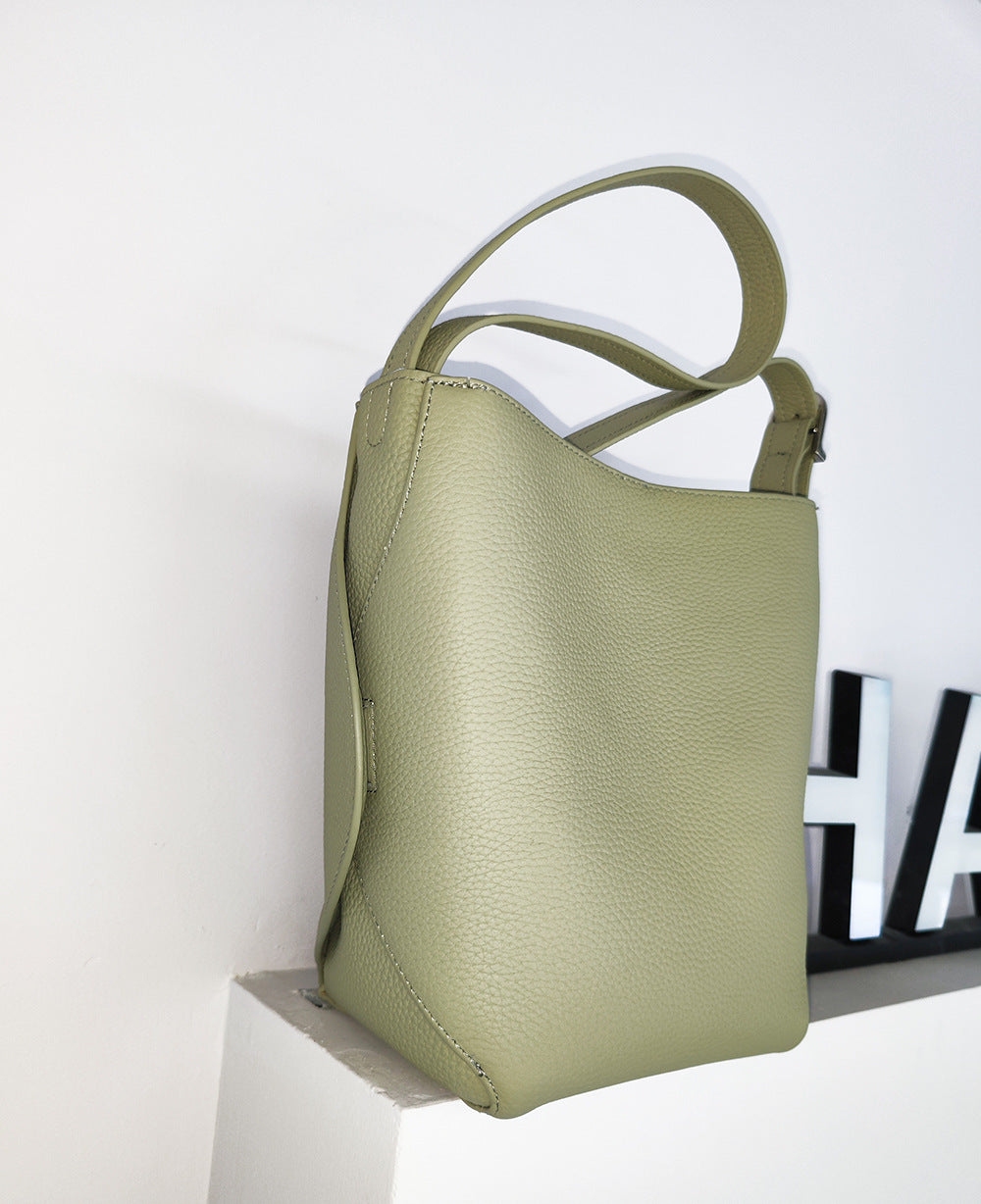 Genuine Leather Women's Bag Fashion Single Shoulder Crossbody New Hot Style High-end Korean Trend Versatile Large Capacity Commuter Bucket Bag