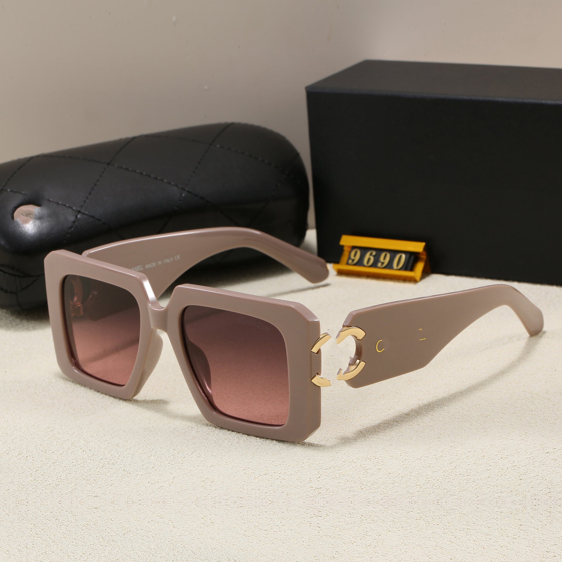 2023New style square frame sunglasses for women ins Trendy Influencer Style Glasses Large Frame High-End Feel Tea Color Sunglasses