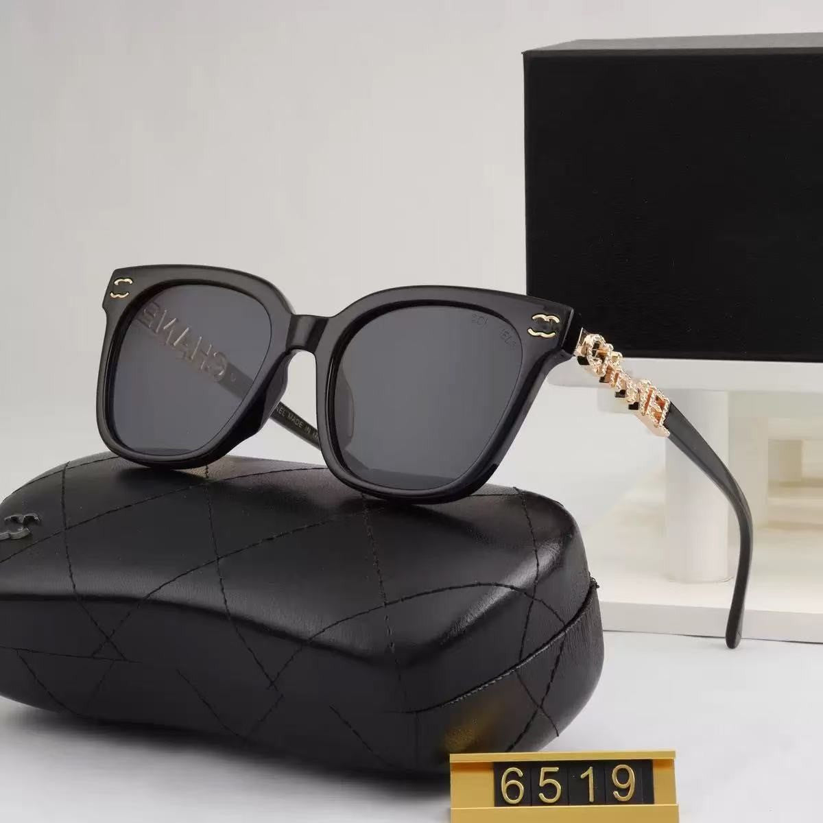 New Chanel Black Warrior Plain Mirror Sunglasses for Women with Lettered Temples, Everyday Versatile Non-Prescription Glasses Wholesale