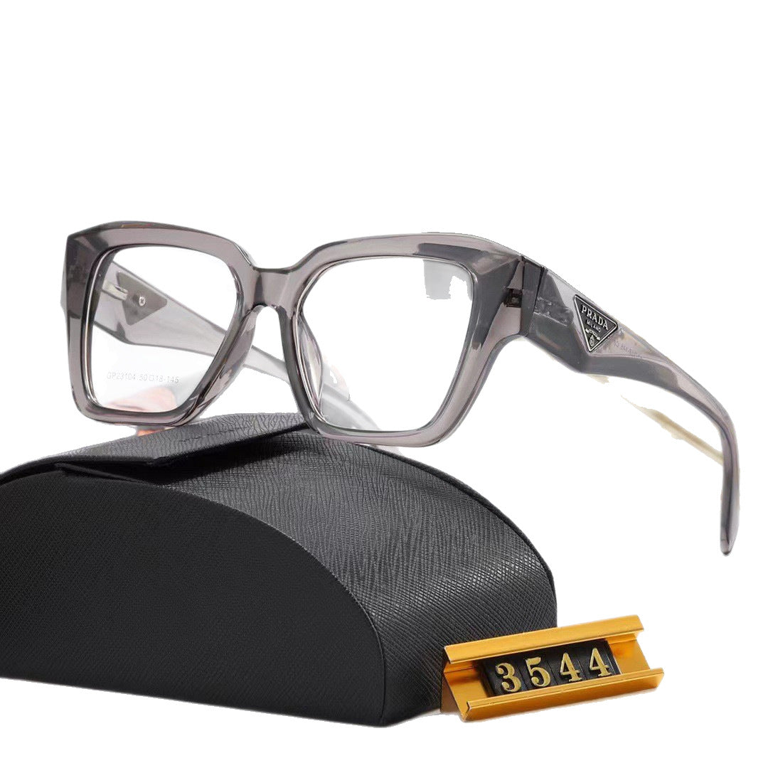 2023New European and American Fashion Show Small Frame Sunglasses for Women Trendy Sunglasses sunglasses3544