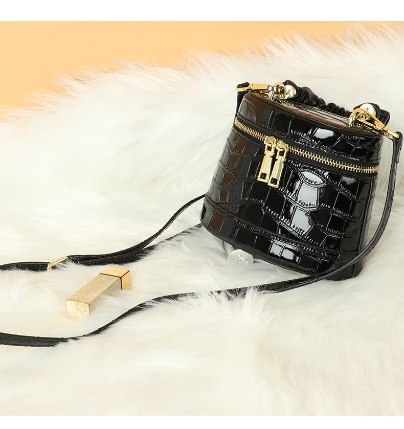 New Cowhide Crocodile Pattern Women's Bag Small Bucket Bag Retro Trendy Fashion Single Shoulder Bag Crossbody Handbag for Women