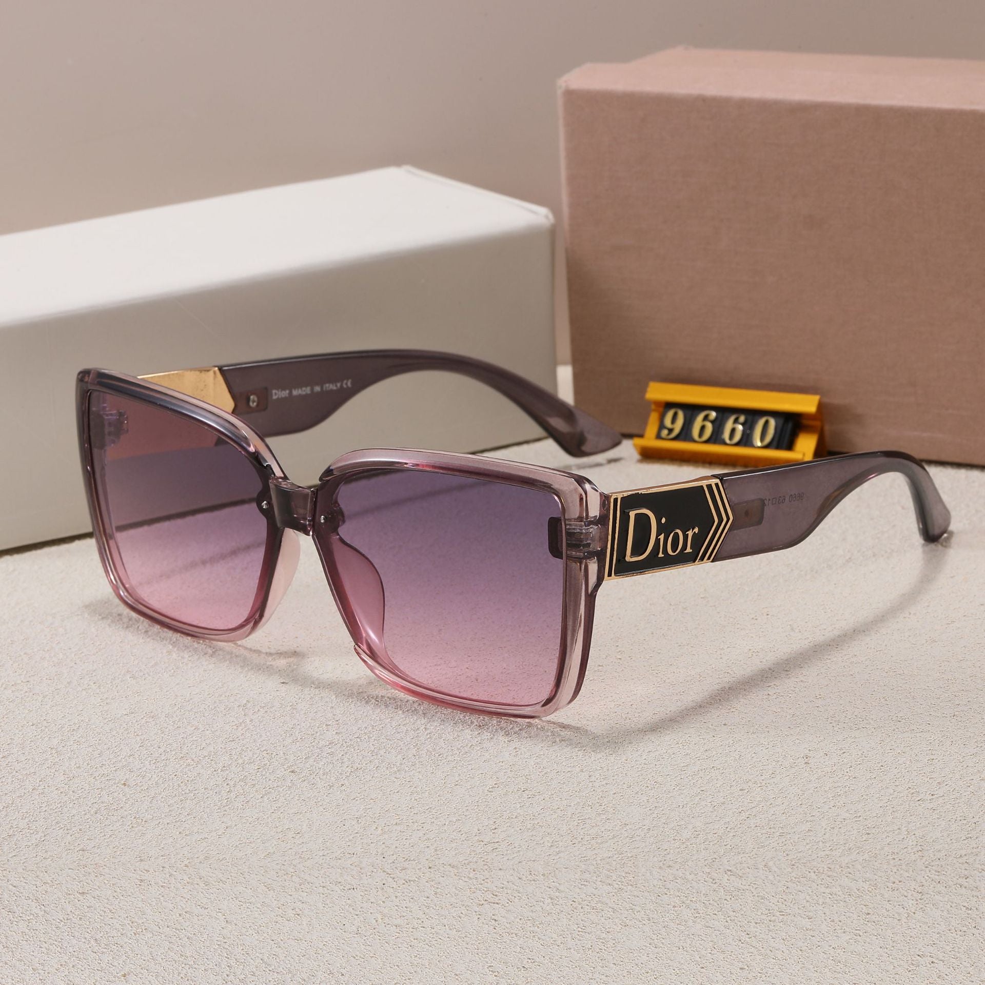 25New Brand High-End Fashion Sunglasses for Women, Versatile Square Frame Sunglasses for Men, Trendy Wholesale9660