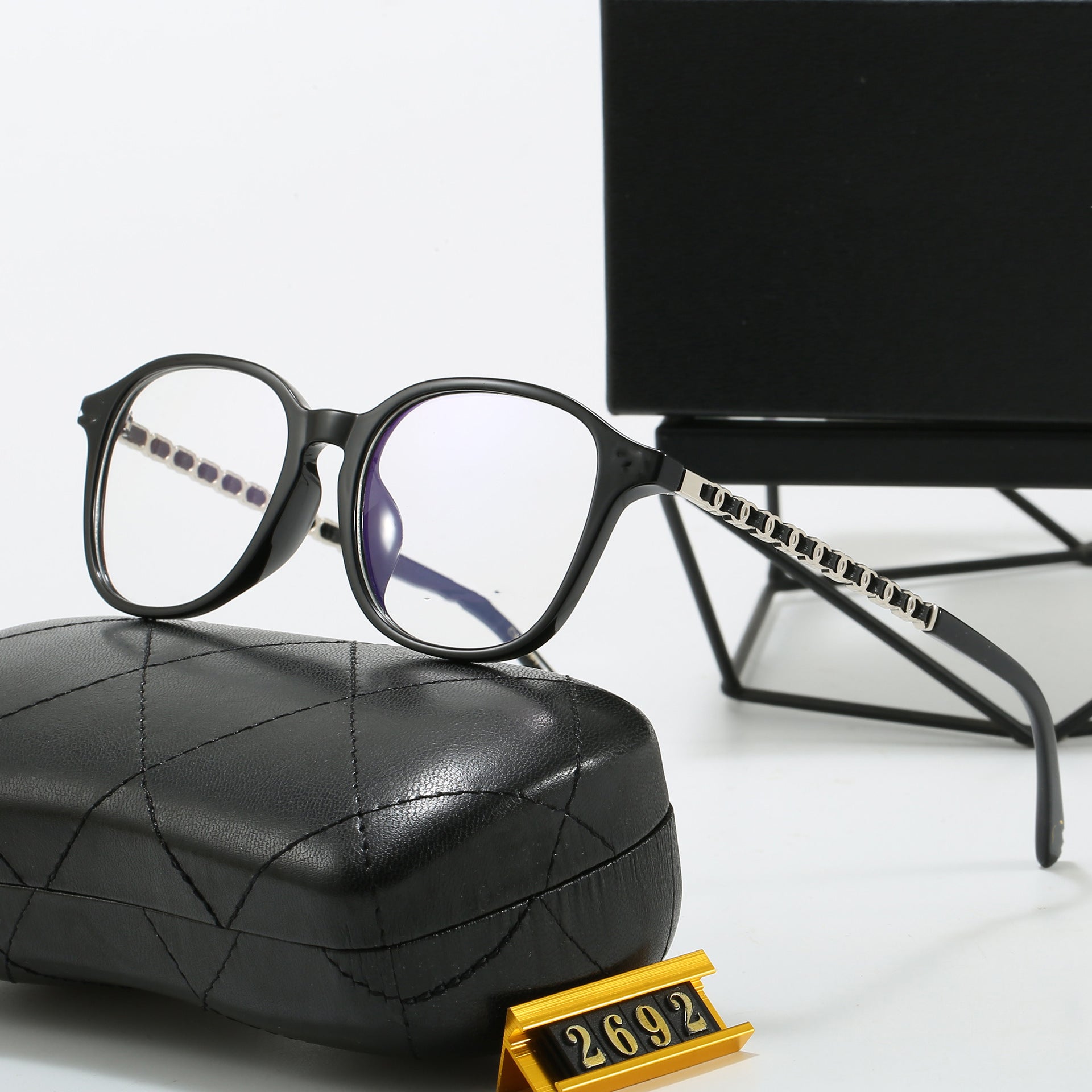 CH2692Xiaoxiang Internet Celebrity Style Woven Chain Large Frame Glasses Slimming Black Frame No-Makeup Magic Can Be Paired with Prescription Lenses for Women