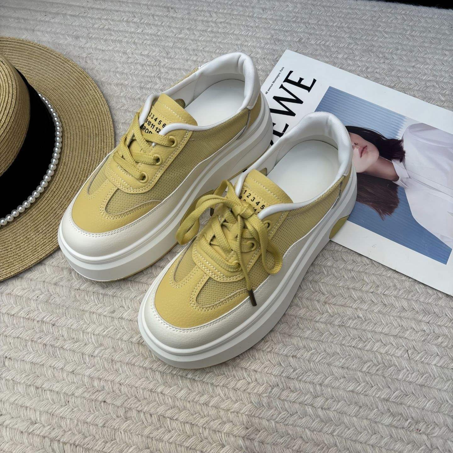 Light Luxury White Sneakers2025New summer breathable thick-soled height-increasing versatile casual lightweight sports sneakers