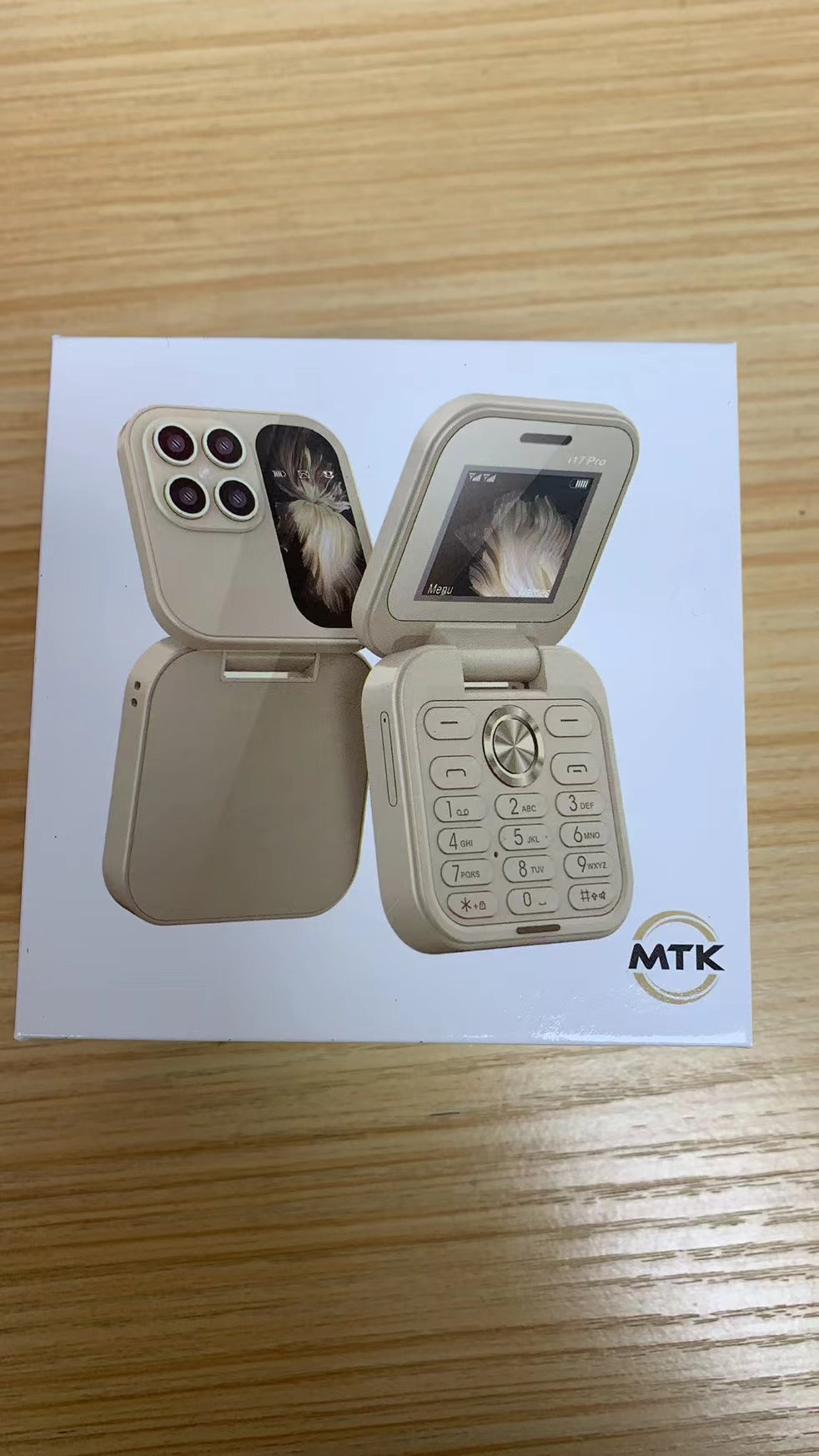 Hot Selling Exquisite Appearance Mini Folding Feature Phone Flip Cover Elderly Button Phone Pocket Phone