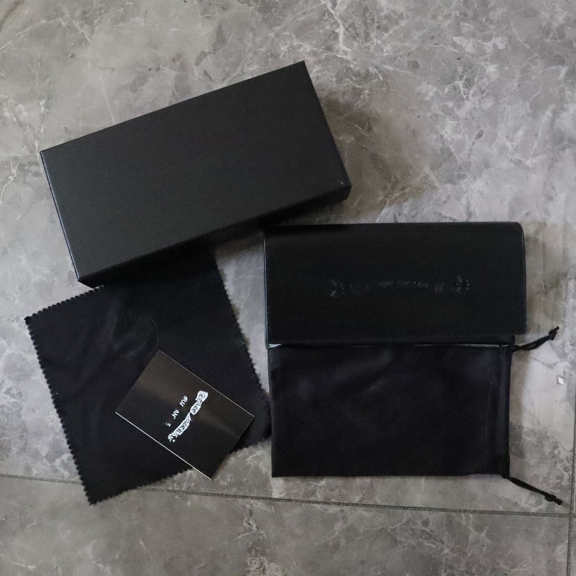 Spot wholesale high-end velvet glasses case Pink Fashionable and Elegant Sunglasses Case Sunglasses case Packing Box