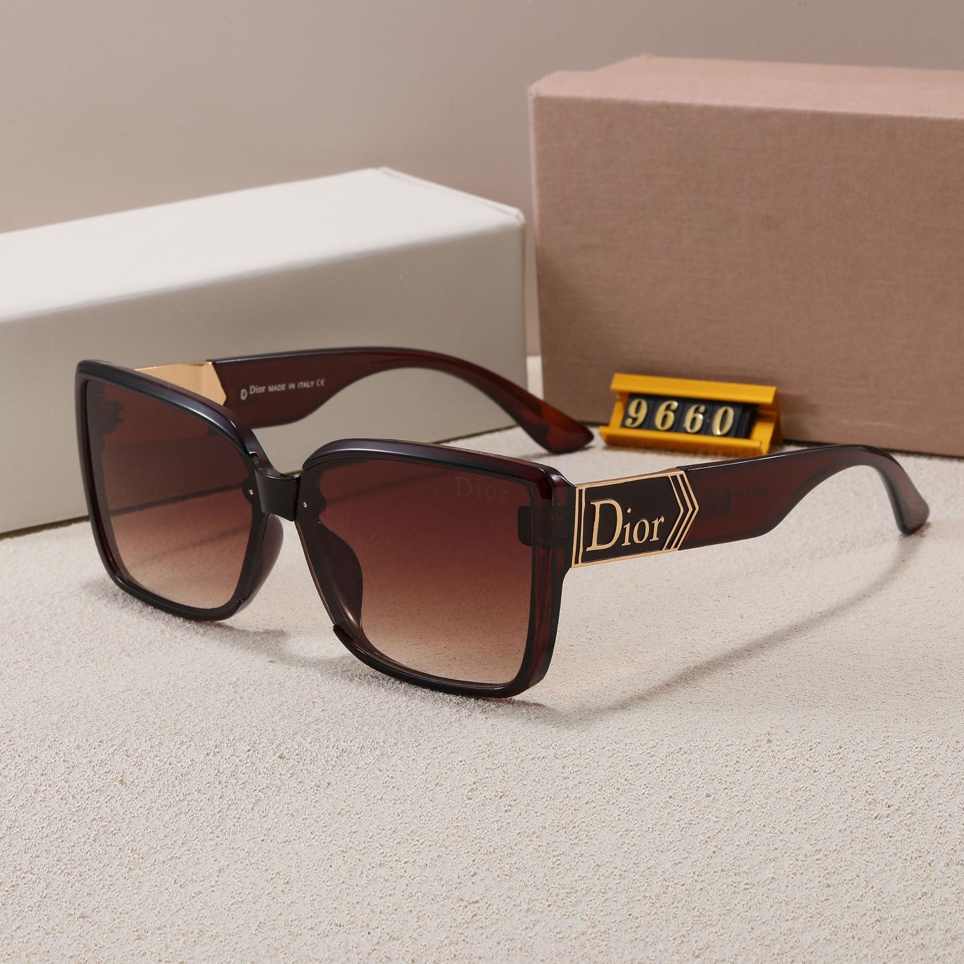 25New Brand High-End Fashion Sunglasses for Women, Versatile Square Frame Sunglasses for Men, Trendy Wholesale9660