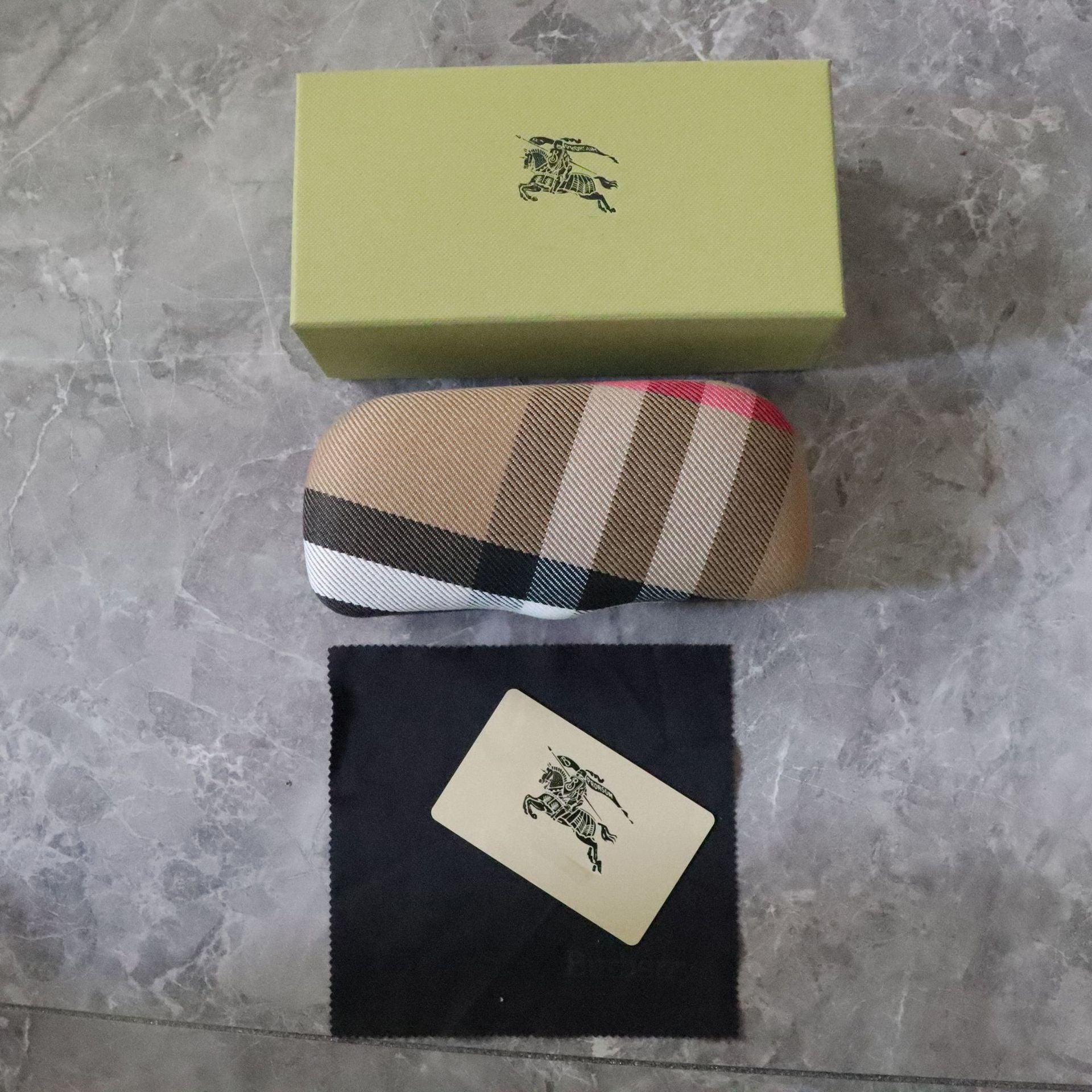 Spot wholesale high-end velvet glasses case Pink Fashionable and Elegant Sunglasses Case Sunglasses case Packing Box