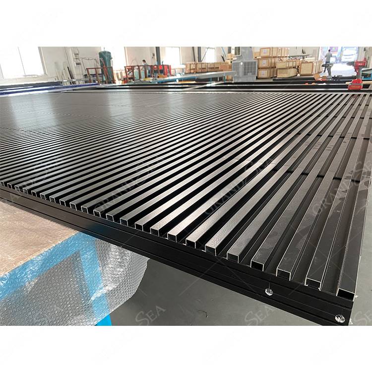 Modern Industrial Overhead Black Panel Garage Door Motor Automatic Aluminum Grille Garage Door for Villa