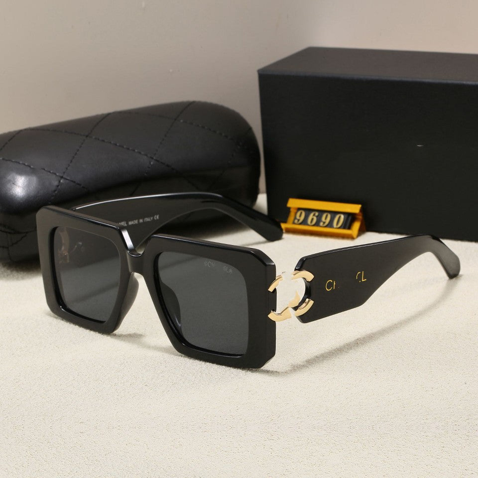 2023New style square frame sunglasses for women ins Trendy Influencer Style Glasses Large Frame High-End Feel Tea Color Sunglasses