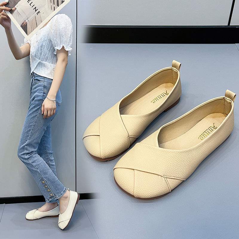 2025New style soft leather large size women's shoes with beef tendon sole36-43Wide Soft Sole Slip-On Shoes
