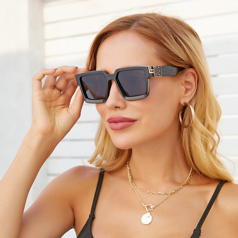 Diamond-Studded Large Square Frame Sunglasses for Women, European and American Style, 0k Influencer Same Style Sunglasses for Men, Trendy and High-End Feel shades