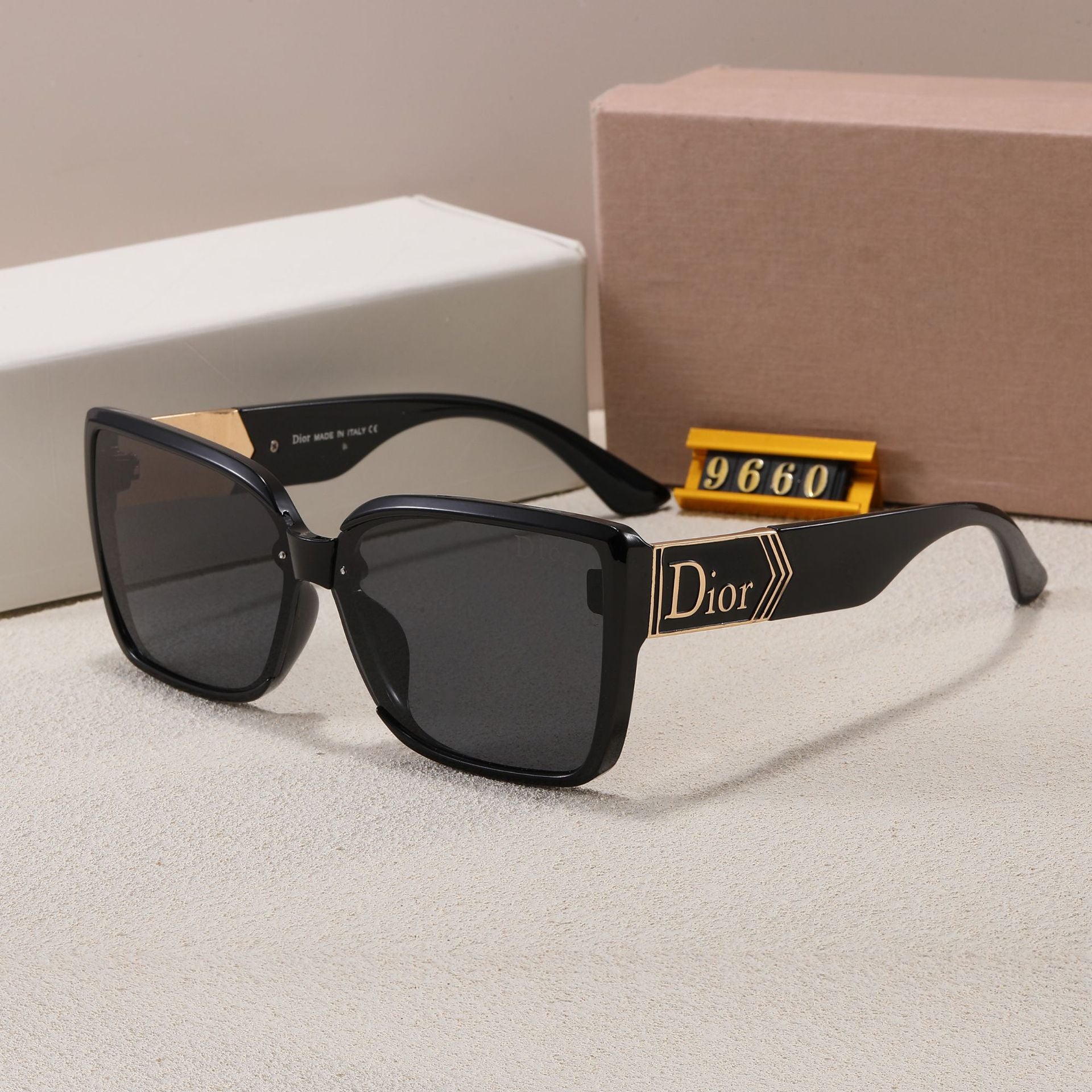 25New Brand High-End Fashion Sunglasses for Women, Versatile Square Frame Sunglasses for Men, Trendy Wholesale9660