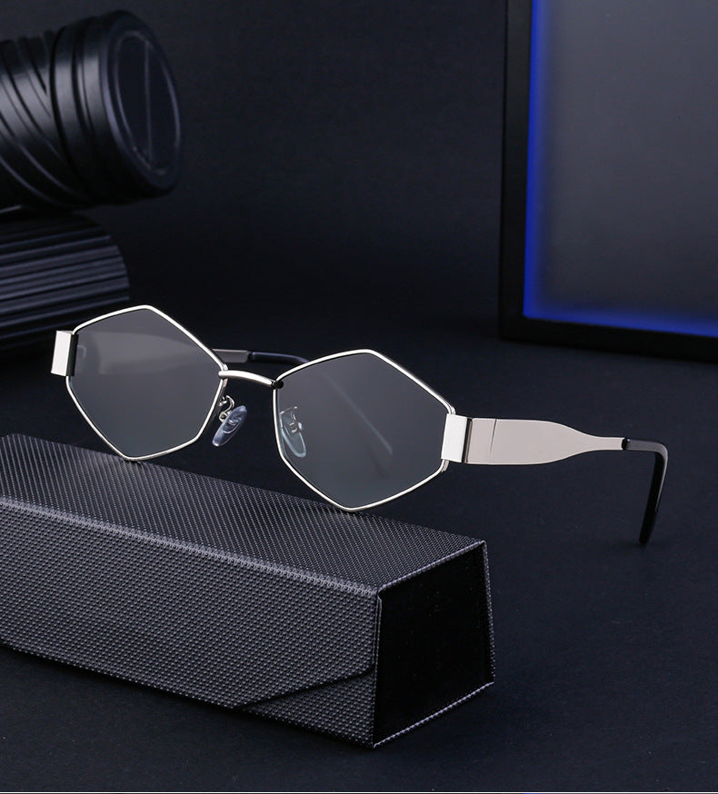 European and American Fashion Irregular Metal Sunglasses for Women Trendy Personality Wide Temple Sunglasses Wholesale sunglass