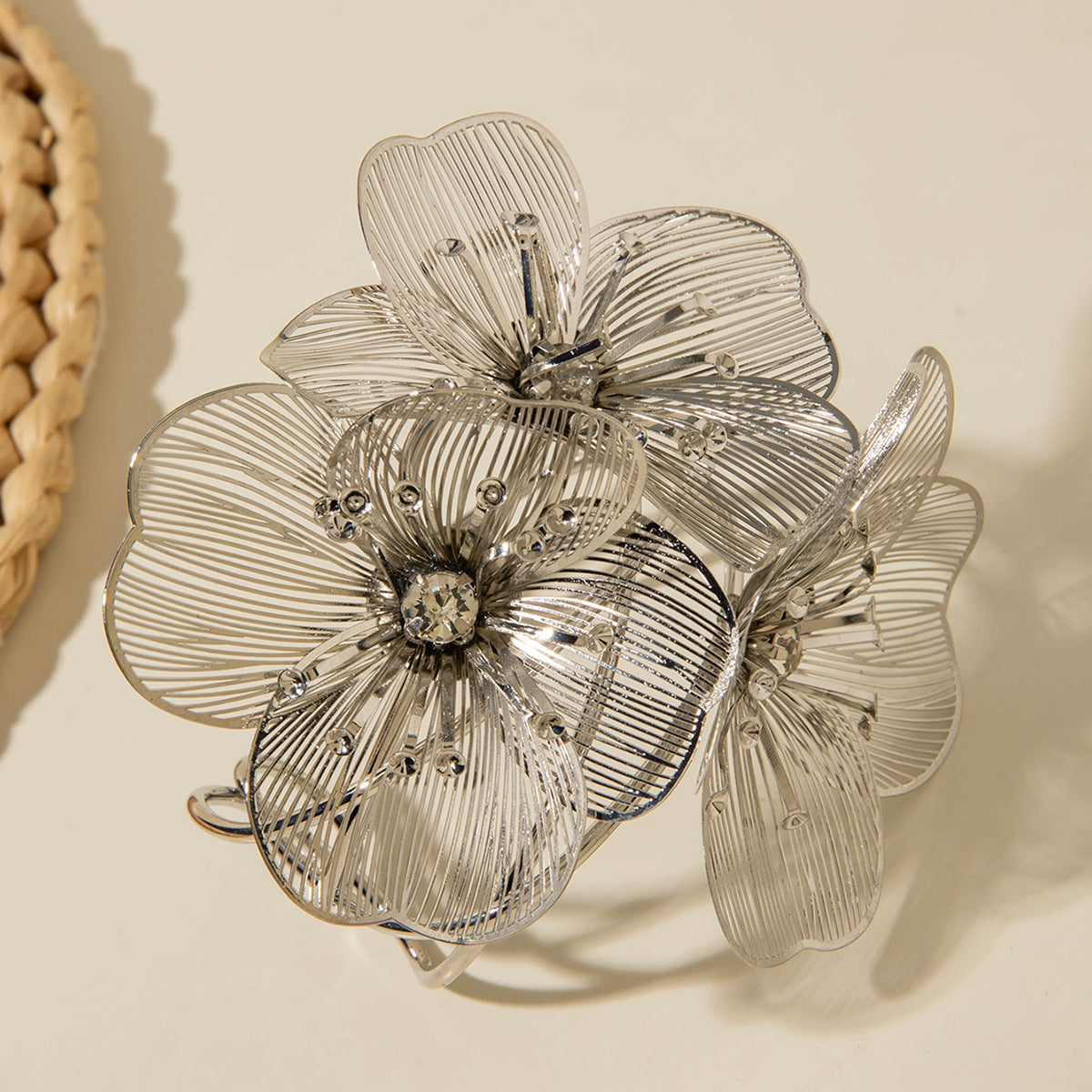 European and American Niche Ginkgo Leaf Tassel Necklace Design Sense Retro Pull-out Imitation Pearl Choker Jewelry choker