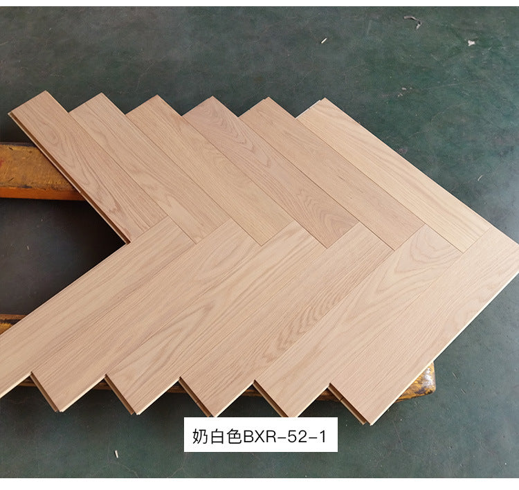 4.0mm Oak Double Layer Veneer AB Grade European Rubber Three-Layer Herringbone Floor Heating Locking Solid Wood Three-Layer Flooring