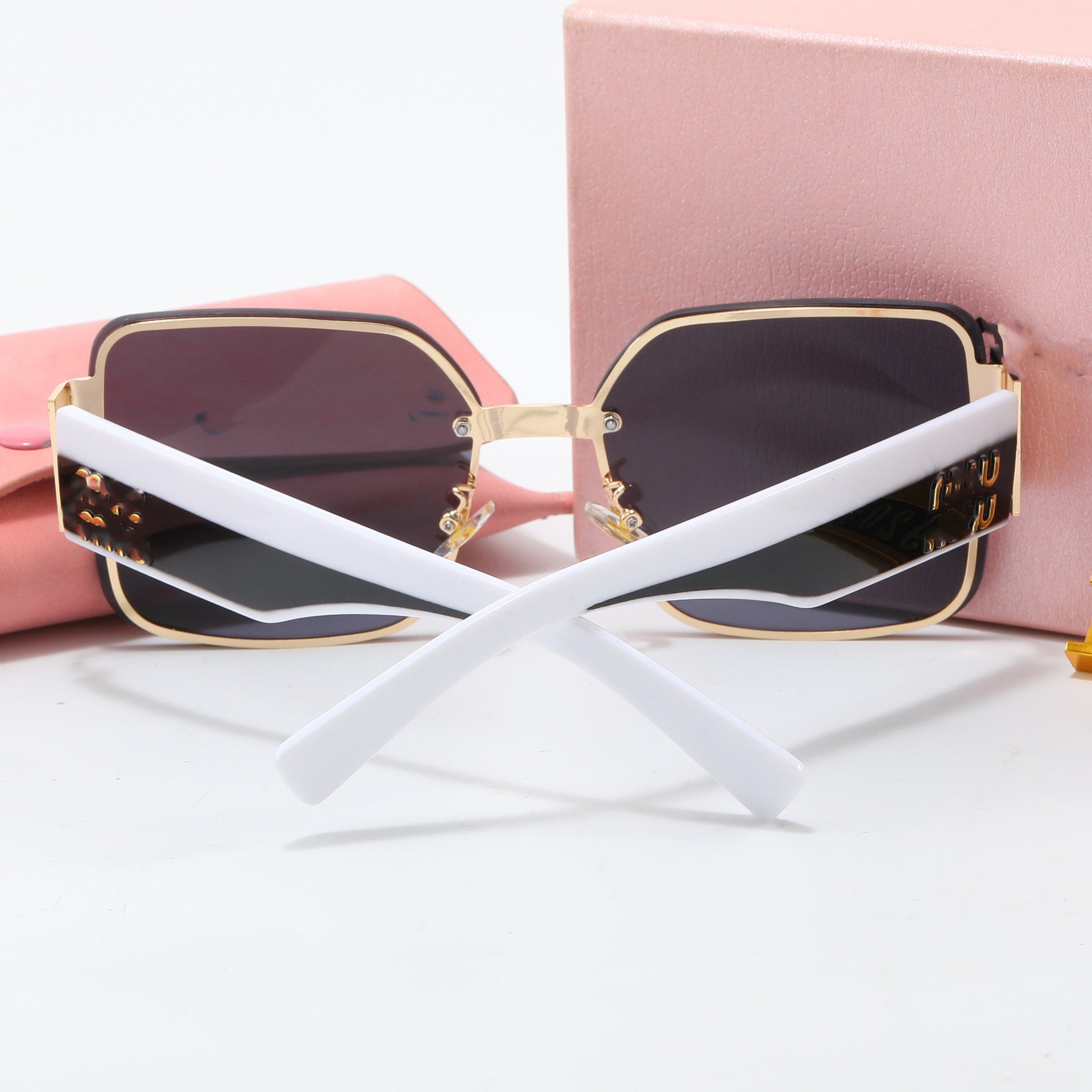 M New European and American Style ins Internet Celebrity Style One-Piece Round Frame Sunglasses for Women Fashionable Acetate Glasses with Strap logo