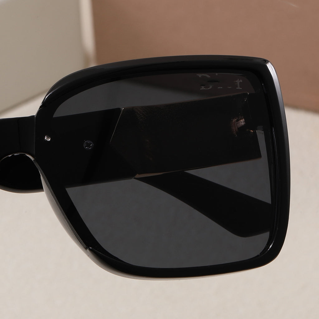 25New Brand High-End Fashion Sunglasses for Women, Versatile Square Frame Sunglasses for Men, Trendy Wholesale9660