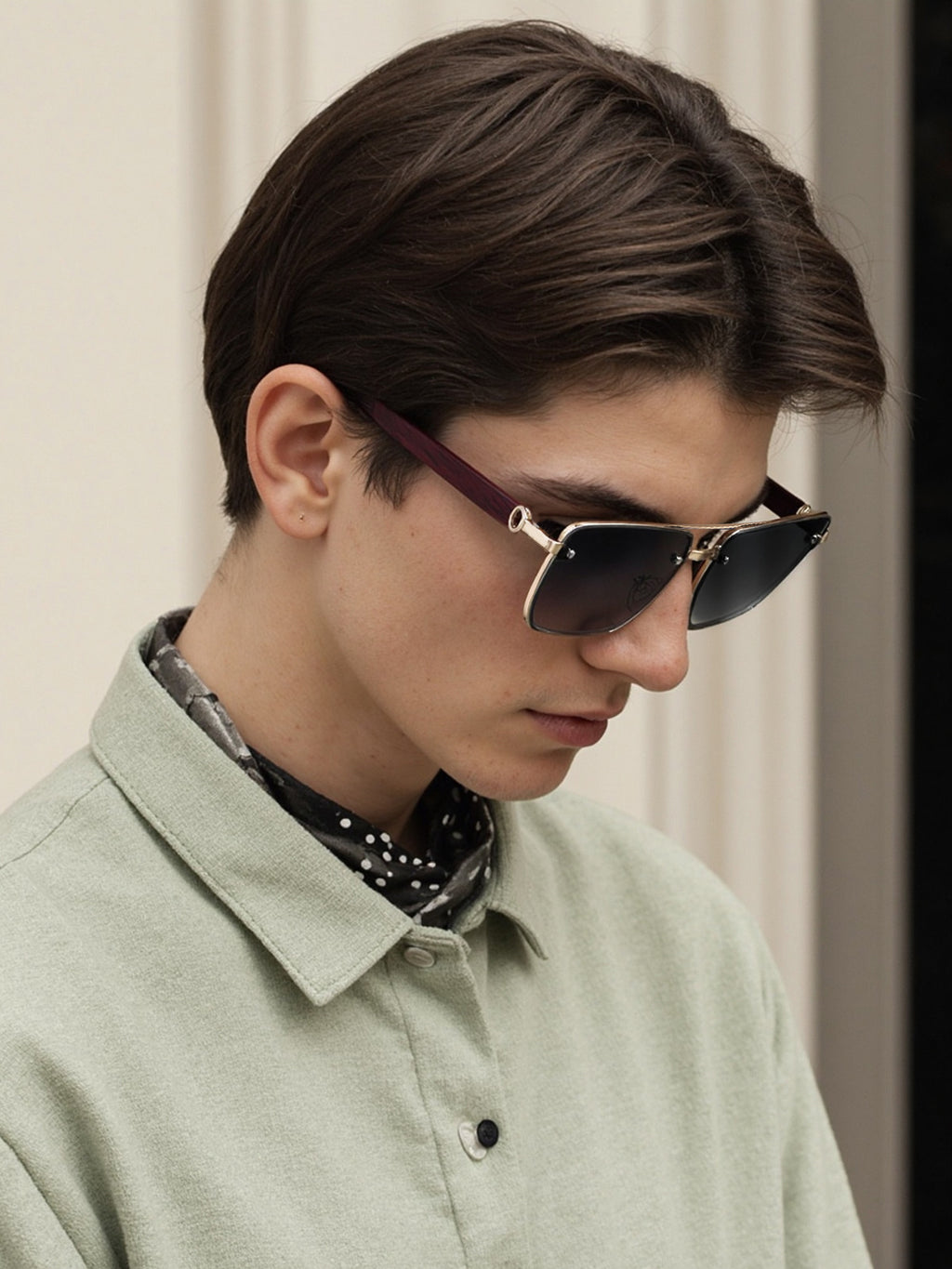 European and American Style Square Frame Cut Edge Sunglasses for Men with Imitation Wood Grain Temples, Men's Trendy Wholesale sunglass