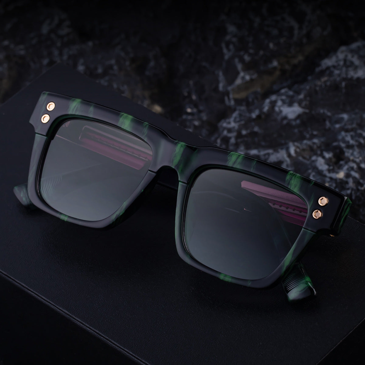 Men's Square Frame Polarized Sunglasses2025European and American retro high-end sun protection sunglasses for driving